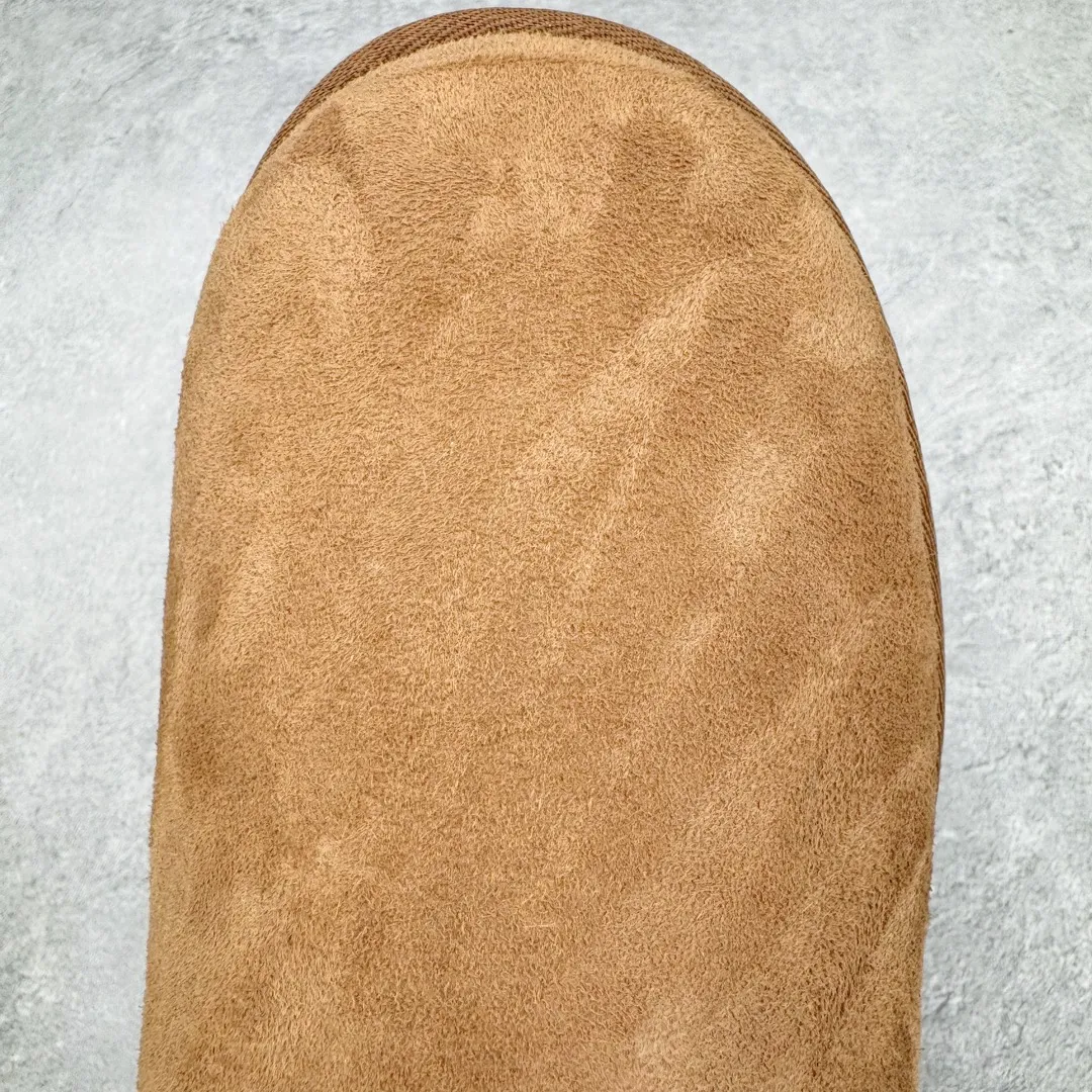 Pick up locally 💰520 UGG 5092 Classic autumn and winter sheepskin and fur integrated snow boots. All shoes are made of ZP. Longfeng A-grade Australian imported sheepskin and fur integrated brand OEM production line. Fully follow the ZP process. OEM original pattern maker. Adhering to the principle of no original shoe development and selection. Pay attention to every detail. The most authentic version on the market. TREADLITE "Light Wing" technology outsole. Light/durable/flexible/pile size: 35 36 37 38 39 40 Coding: by2936070